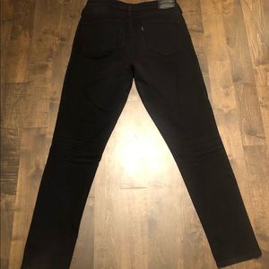 Black Levi Denim jeans in good condition size 31